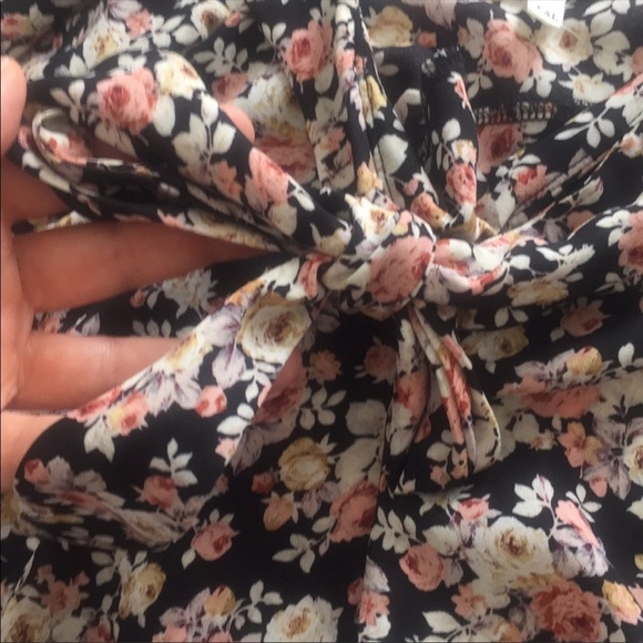 Beautiful Floral Rose Off Shoulder Top w/ tie - Picture 7 of 7